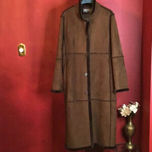 NOVELTI ADORABLE JUNIOR FAUX SUEDE COAT SIZE M*